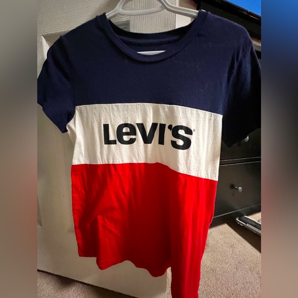 Levi’s t shirt - Picture 1 of 2